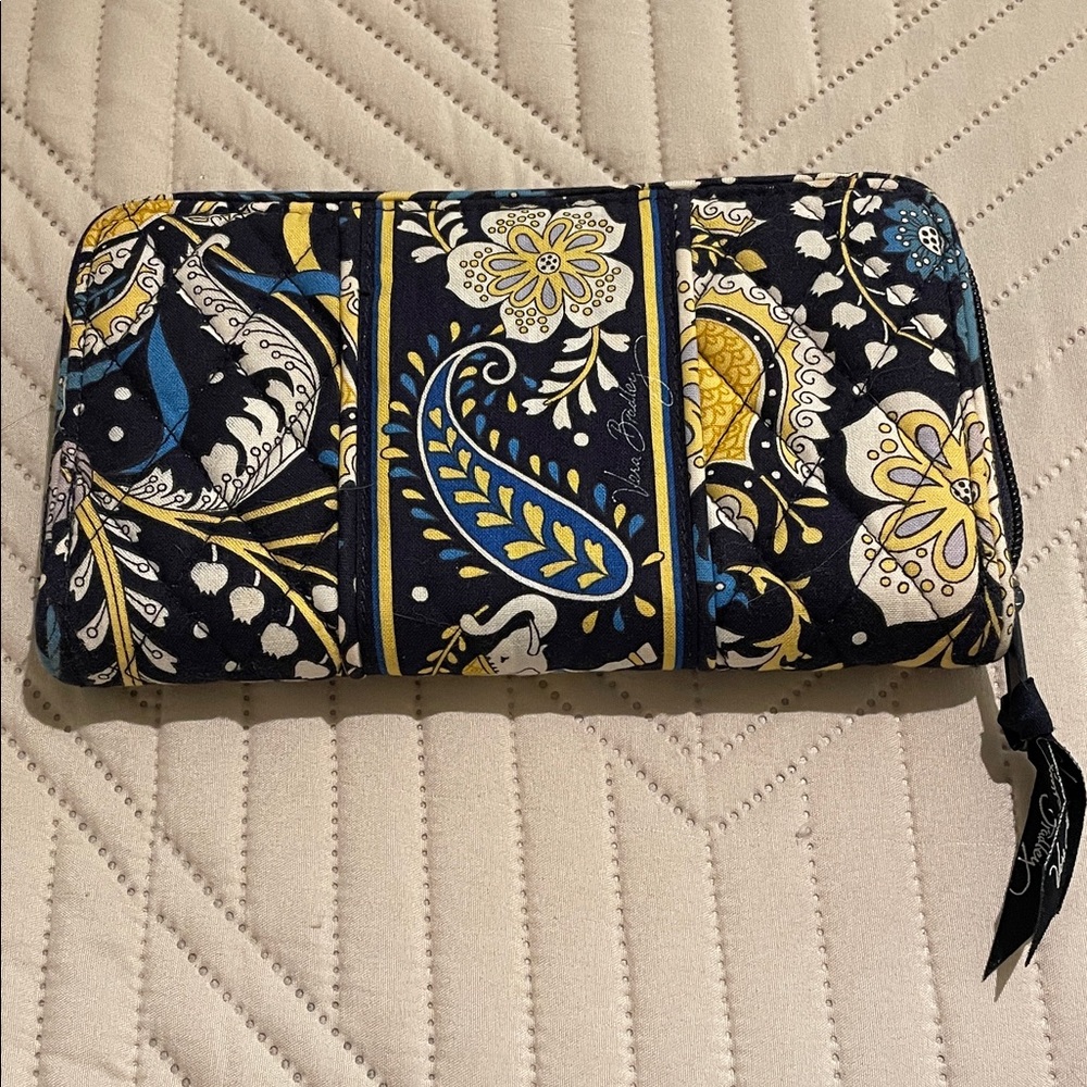Vera Bradley Accordion Continental Zip Wallet in Ellie Blue
